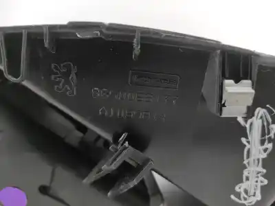 Автозапчастина б/у аераційна решіта для peugeot 207/207+ (wa_, wc_) 1.4 16v посилання на oem iam 9650068177  