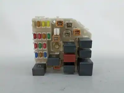 Peça sobressalente para automóvel em segunda mão caixa de fusíveis e relés por toyota rav4 (a2) 2.0 d-4d 4wd referências oem iam 