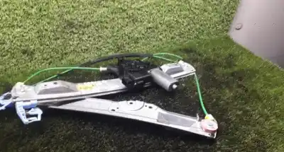 Peça sobressalente para automóvel em segunda mão elevador de vidros dianteira esquerda por opel corsa d van gasóleo 2008 3p referências oem iam 