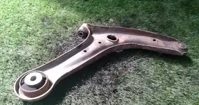 Second-hand car spare part front left upper suspension arm for ford fiesta vi (cb1, ccn) 1.4 tdci oem iam references   