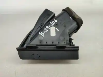 Second-hand car spare part air ventilation grille for bmw 3 (e46) 330 d oem iam references 64228361898  