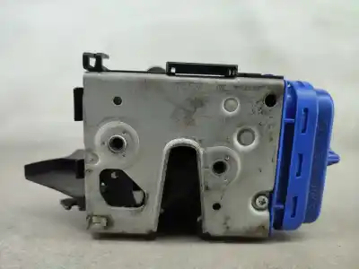 Автозапчастина б/у ЗАМОК ДВЕРЕЙ ЗАДНЬОГО ЛІВОГО для AUDI A4 AVANT (8D5, B5)  Посилання на OEM IAM 8D0839015A  