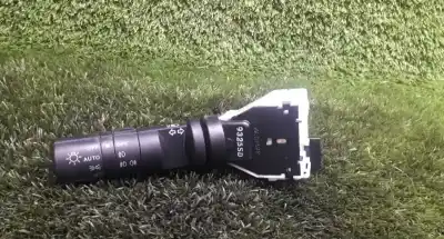 Second-hand car spare part indicator switch for nissan qashqai / qashqai +2 i (j10, nj10, jj10e) 2.0 dci oem iam references 9325sd