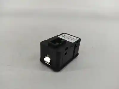 Second-hand car spare part left front power window switch for opel corsa c (x01) 1.2 (f08 f68) oem iam references 13363202  