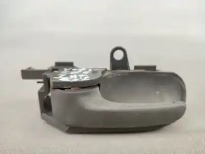 Peça sobressalente para automóvel em segunda mão puxador interior dianteiro esquerdo por peugeot 107 1.0 cat (384f) referências oem iam 