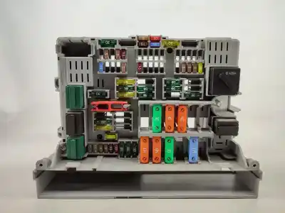 Peça sobressalente para automóvel em segunda mão caixa de fusíveis e relés por bmw 3 touring (e91) 190. 190 vrt gasóleo 2007 5p referências oem iam 690662104