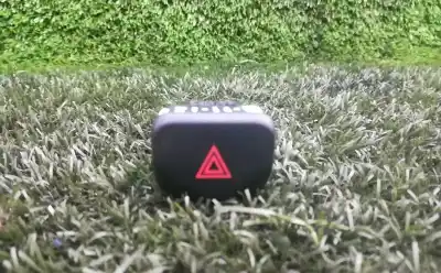 Tweedehands auto-onderdeel waarschuwing voor nissan note (e11, ne11) 1.4 oem iam-referenties 06019