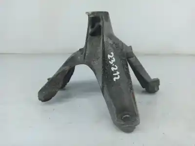 Second-hand car spare part engine support for audi a4 b8 avant (8k5) 2.0 tdi oem iam references 8k0199308be