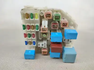 Peça sobressalente para automóvel em segunda mão caixa de fusíveis e relés por toyota rav4 (a2) 2.0 d-4d 4wd referências oem iam 