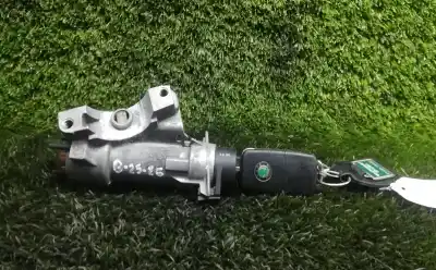 Pièce détachée automobile d'occasion COMMUTATEUR D'ALLUMAGE pour SKODA FABIA II (542)  Références OEM IAM 4BO905851C  