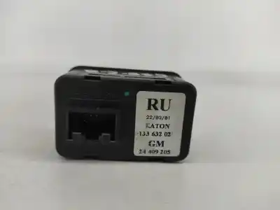 Second-hand car spare part left front power window switch for opel corsa c (x01) 1.2 (f08 f68) oem iam references 13363202  