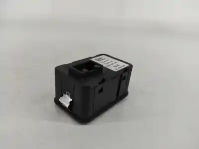 Second-hand car spare part left front power window switch for opel corsa c (x01) 1.2 (f08 f68) oem iam references 13363202  