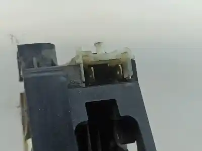 Second-hand car spare part left front door lock for renault clio ii (bb0/1/2_, cb0/1/2_) 1.2 16v (bb05. bb0w. bb11. bb27. bb2t. bb2u. bb2v. cb05.... gasolina 2002 5p oem iam references   