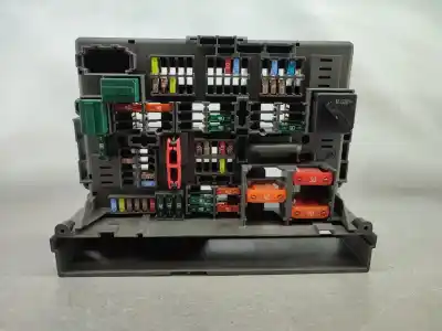 Pezzo di ricambio per auto di seconda mano scatola relè/fusibili per bmw x1 (e84) xdrive 18 d riferimenti oem iam 911944604