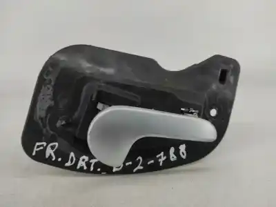 Tweedehands auto-onderdeel BINNEN VOOR RECHTS HANDVAT voor OPEL CORSA C (X01)  OEM IAM-referenties 13110957  