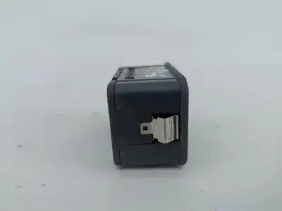 Second-hand car spare part left front power window switch for opel corsa c (x01) 1.0 (f08. f68) oem iam references 13363202  