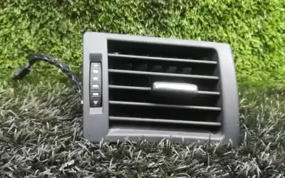 Second-hand car spare part air ventilation grille for audi a4 b7 avant (8ed) 3.0 tdi quattro oem iam references  Second-hand car spare part air ventilation grille for audi a4 b7 avant (8ed) 3.0 tdi quattro oem iam references