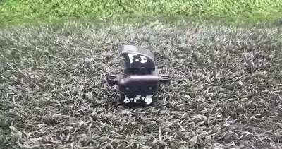 Peça sobressalente para automóvel em segunda mão botão / interruptor elevador vidro dianteiro direito por mazda 2 (dy) 1.2 referências oem iam 