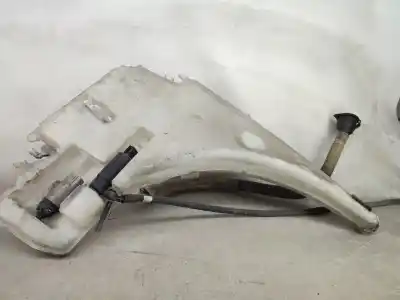 Second-hand car spare part windscreen washer bottle for bmw 3 (e90) 320 d oem iam references 7124231  