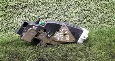 Second-hand car spare part left front door lock for volvo v40 combi (645) 1.6 oem iam references 