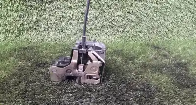 Piesă de schimb auto la mâna a doua încuietoare ușa din dreapta spate pentru renault megane scenic (ja0/1_) 1.4 i (ja0e) referințe oem iam   