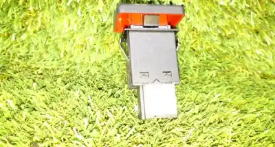 Peça sobressalente para automóvel em segunda mão interruptor 4 piscas - emergência por audi a4 b6 avant (8e5) 1.9 tdi referências oem iam    Peça sobressalente para automóvel em segunda mão interruptor 4 piscas - emergência por audi a4 b6 avant (8e5) 1.9 tdi referências oem iam