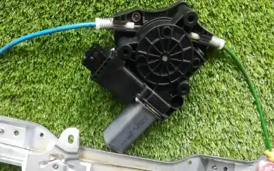 Pièce détachée automobile d'occasion léve glace avant gauche pour opel corsa d (s07) 1.3 cdti (l08 l68) références oem iam 72 005 001  