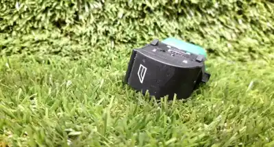 Pezzo di ricambio per auto di seconda mano interruttore alzacristalli anteriore destro per ford focus iii 1.6 tdci riferimenti oem iam 10005868