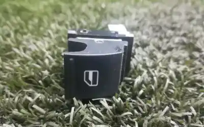 Piesă de schimb auto la mâna a doua panou comandã geamuri electrice spate dreapta pentru ford focus iii 1.6 tdci referințe oem iam 