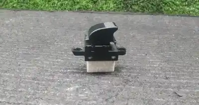 Peça sobressalente para automóvel em segunda mão botão / interruptor elevador vidro traseiro direito por mazda 6 hatchback (gg) 2.0 (gges) referências oem iam 