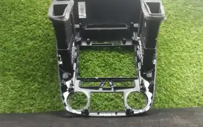 Автозапчастина б/у центральна консоль для kia ceed sw (ed) 1.4 посилання на oem iam   