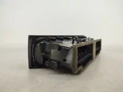 Автозапчастина б/у аераційна решіта для audi a4 b8 (8k2) 2.0 tdi посилання на oem iam 8t2820951b  