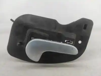 Tweedehands auto-onderdeel BINNEN VOOR RECHTS HANDVAT voor OPEL CORSA C (X01)  OEM IAM-referenties 13110957  