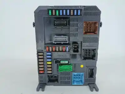 Peça sobressalente para automóvel em segunda mão caixa de fusíveis e relés por peugeot 2008 i (cu_) 1.6 hdi referências oem iam 9807532080