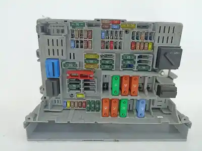 Peça sobressalente para automóvel em segunda mão caixa de fusíveis e relés por bmw 3 (e90) 320 d referências oem iam 6906622