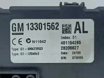 Pezzo di ricambio per auto di seconda mano scatola relè/fusibili per opel corsa d (s07) 1.3 cdti (l08 l68) riferimenti oem iam 13301562  