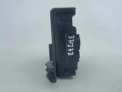 Pezzo di ricambio per auto di seconda mano scatola relè/fusibili per opel corsa d (s07) 1.3 cdti (l08 l68) riferimenti oem iam 13301562  