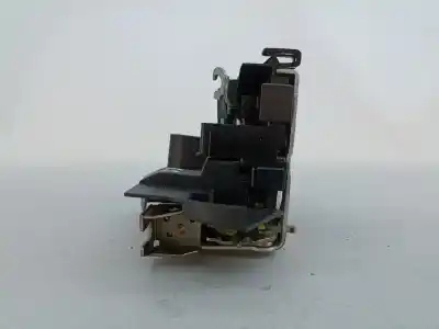 Автозапчасти б/у замок задней левой двери за audi a4 b5 avant (8d5) 1.9 tdi ссылки oem iam 8d0939015a  