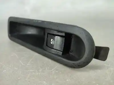 Pièce détachée automobile d'occasion commande de lève vitre arrière droit pour renault megane ii sedán (lm0/1_) 1.5 dci (lm02 lm13 lm2a) références oem iam 156013870   Pièce détachée automobile d'occasion commande de lève vitre arrière droit pour renault megane ii sedán (lm0/1_) 1.5 dci (lm02 lm13 lm2a) références oem iam 156013870