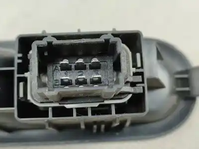 Second-hand car spare part right front power window switch for renault modus / grand modus (f/jp0_) 1.2 (jp0c jp0k fp0c fp0k fp0p jp0p jp0t) oem iam references 8200315536  