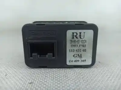 Second-hand car spare part left front power window switch for opel corsa c (x01) 1.2 (f08 f68) oem iam references 24409205  