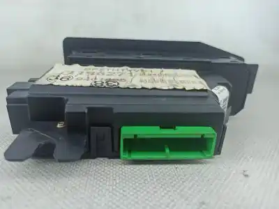 Peça sobressalente para automóvel em segunda mão botão / interruptor elevador vidro dianteiro direito por iveco daily iv caja/chasis 35c15 referências oem iam 30732817  