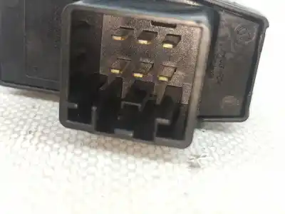 Peça sobressalente para automóvel em segunda mão botão / interruptor elevador vidro traseiro direito por iveco daily iv caja/chasis 35c15 referências oem iam 30658696  