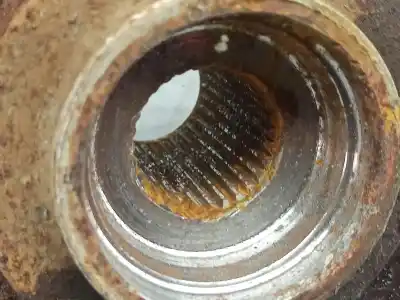 Second-hand car spare part front right knuckle for mitsubishi l 200 (ka0/kb0) 2.5 di-d cat oem iam references   