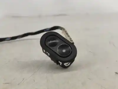 Second-hand car spare part right front power window switch for opel corsa b (s93) 1.2 i 16v (f08 f68 m68) oem iam references 90389337   Second-hand car spare part right front power window switch for opel corsa b (s93) 1.2 i 16v (f08 f68 m68) oem iam references 90389337