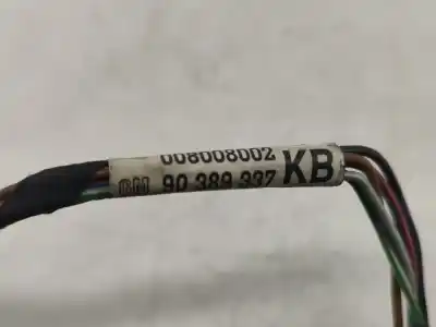 Second-hand car spare part right front power window switch for opel corsa b (s93) 1.2 i 16v (f08 f68 m68) oem iam references 90389337   Second-hand car spare part right front power window switch for opel corsa b (s93) 1.2 i 16v (f08 f68 m68) oem iam references 90389337