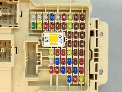 Second-hand car spare part fuse box unit for hyundai i30 fastback (pde, pden) 1.6 crdi oem iam references 91950g4350  