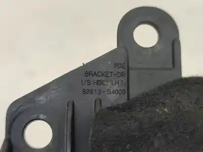 Автозапчастина б/у ліва передня внутрішня ручка для hyundai i30 fastback (pde, pden) 1.6 crdi посилання на oem iam 82613g4000  