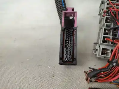 Peça sobressalente para automóvel em segunda mão caixa de fusíveis e relés por opel corsa c (x01) 1.2 (f08, f68) referências oem iam 09115142   Peça sobressalente para automóvel em segunda mão caixa de fusíveis e relés por opel corsa c (x01) 1.2 (f08, f68) referências oem iam 09115142