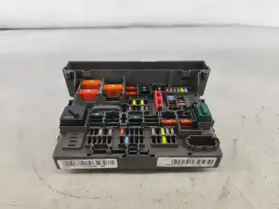 Second-hand car spare part fuse box unit for bmw 1 coupé (e82) 118 d oem iam references   